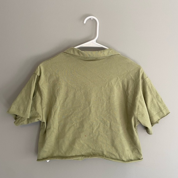 Button Up Cropped Shirt - Picture 2 of 3